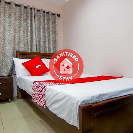 Oyo 766 Ichehan Apartments Manila Esterno foto