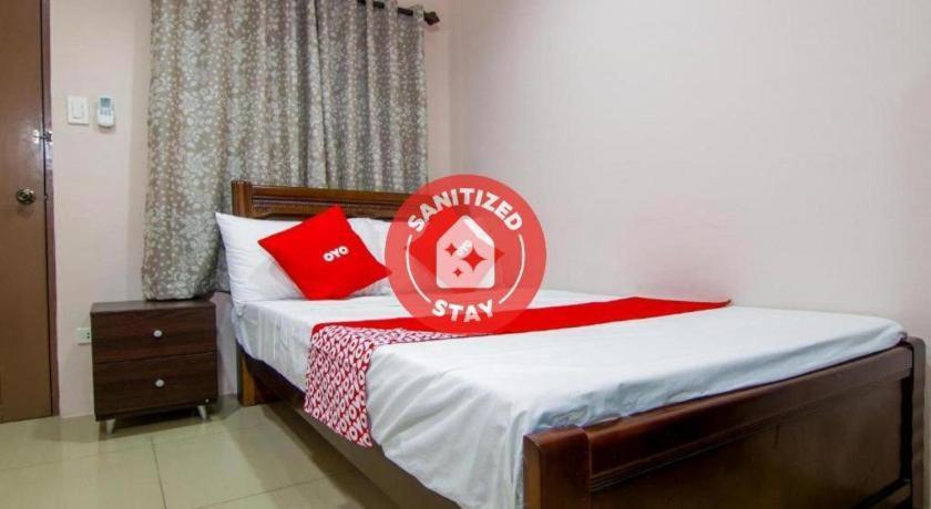 Oyo 766 Ichehan Apartments Manila Esterno foto